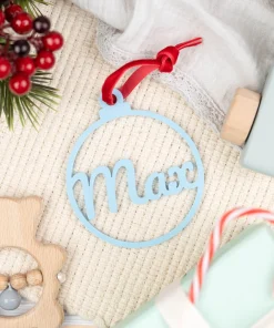 Alternative view of Bola de navidad de metacrilato con nombre personalizado