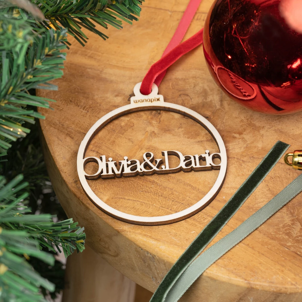 Bola de navidad de madera con nombre personalizado - Imagen 2
