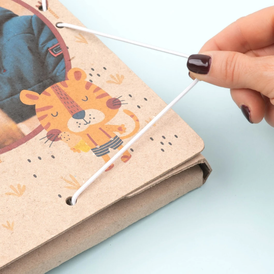 Carpetas de cartón personalizadas - Imagen 16