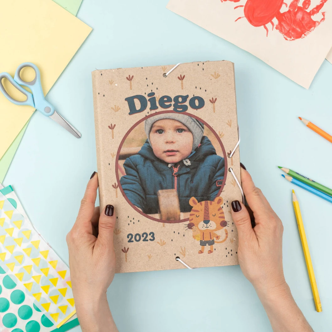 Carpetas de cartón personalizadas - Imagen 14