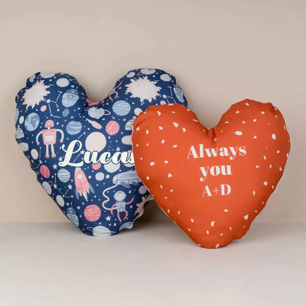 Cojín personalizado con forma de corazón - Imagen 4