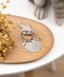 Llavero grabado con charms de gatos - Imagen 3