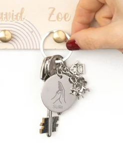 Alternative view of Llavero grabado con charms de perros