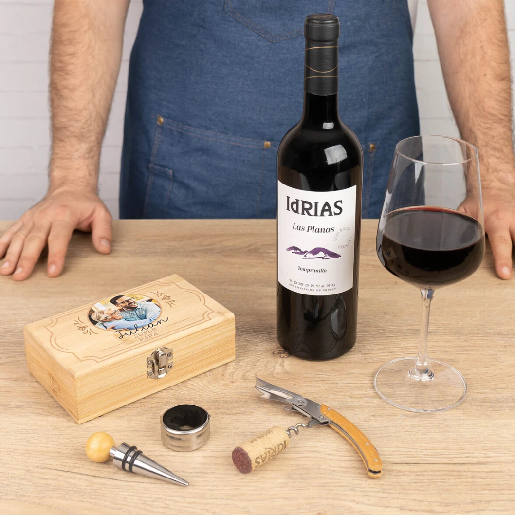 Set de accesorios para vino con estuche personalizado - Imagen 4