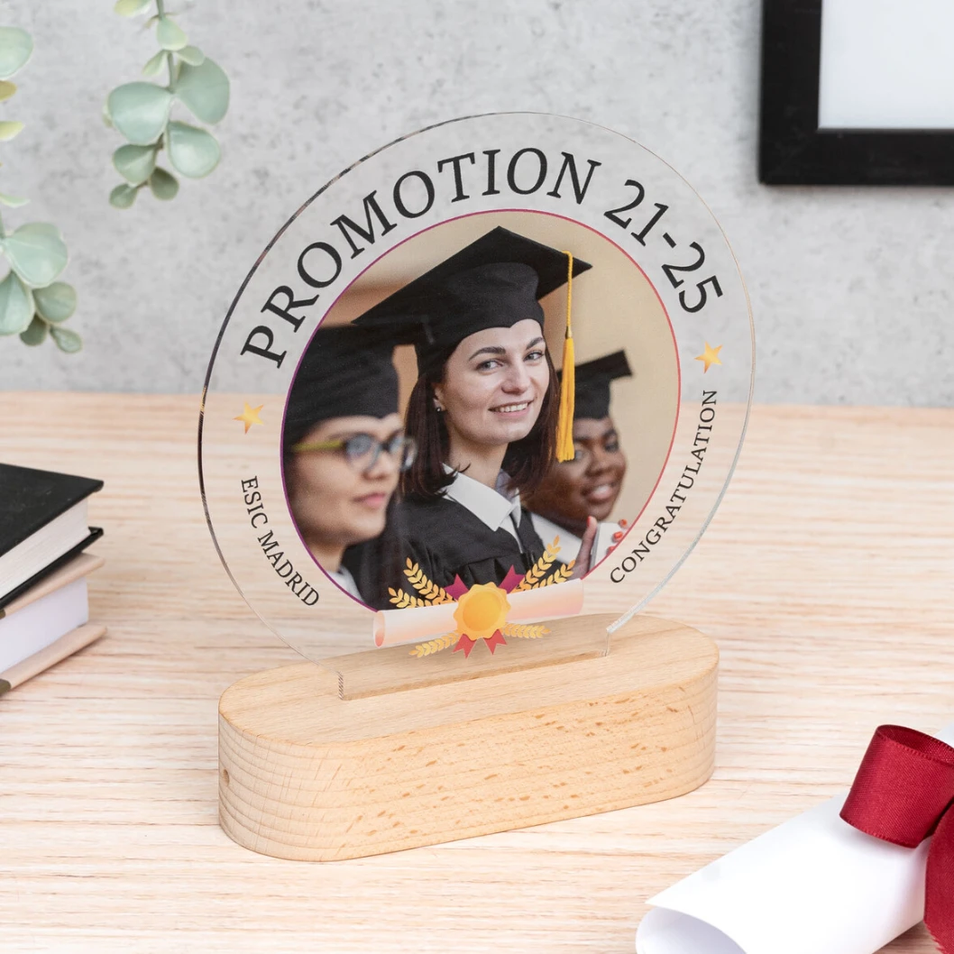 Trofeo de metacrilato personalizado con base de madera - Imagen 6