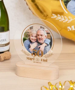 Trofeo de metacrilato personalizado con base de madera - Imagen 4