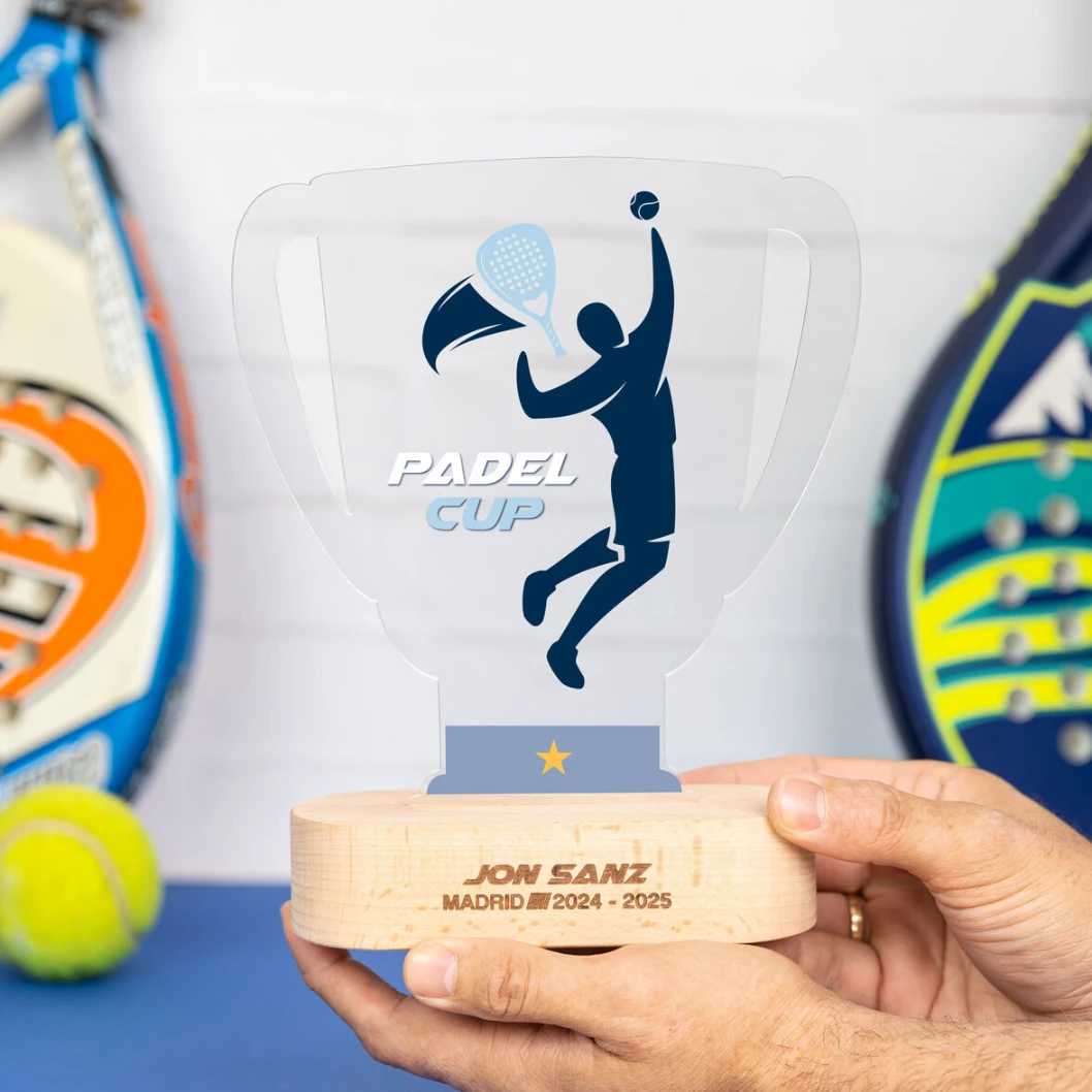 Trofeo de metacrilato personalizado con base de madera - Imagen 52