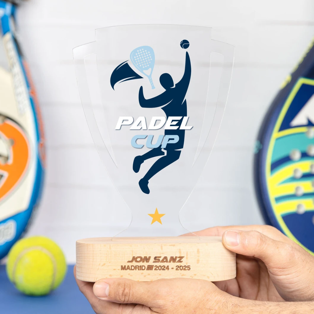 Trofeo de metacrilato personalizado con base de madera - Imagen 44