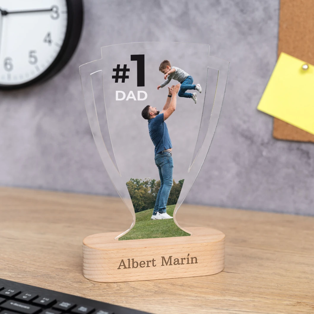 Trofeo de metacrilato personalizado con base de madera - Imagen 41
