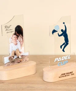 Trofeo de metacrilato personalizado con base de madera - Imagen 36