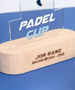 Trofeo de metacrilato personalizado con base de madera - Imagen 34