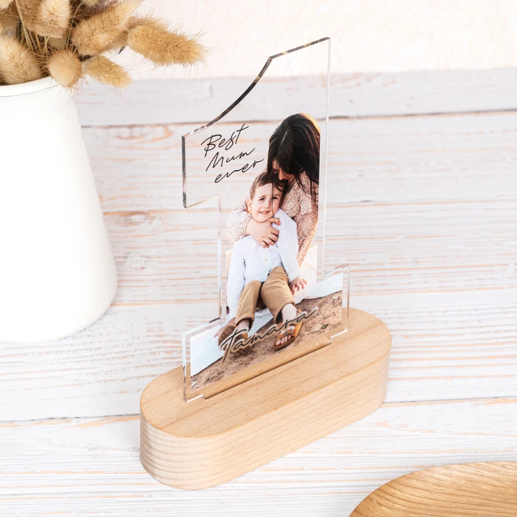 Trofeo de metacrilato personalizado con base de madera - Imagen 33