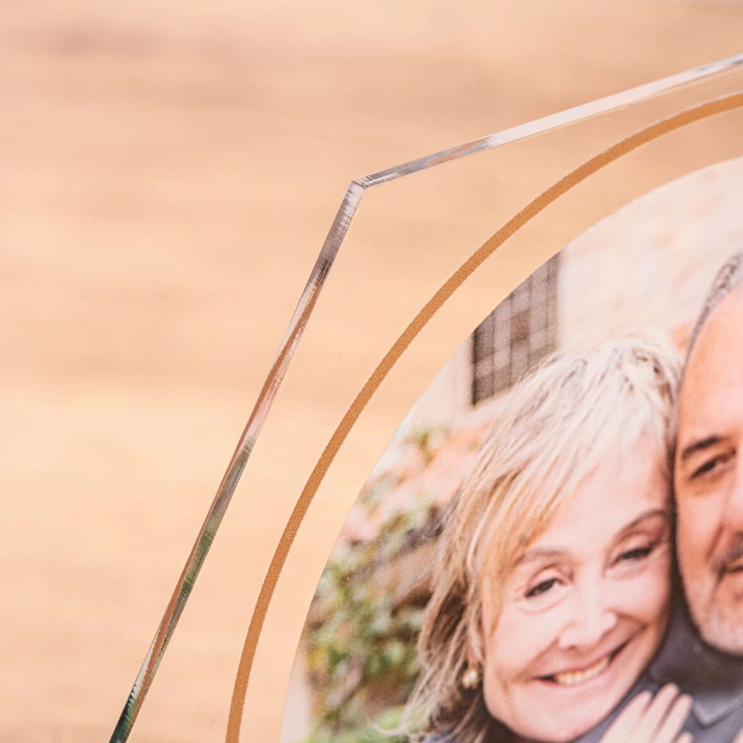 Trofeo de metacrilato personalizado con base de madera - Imagen 28