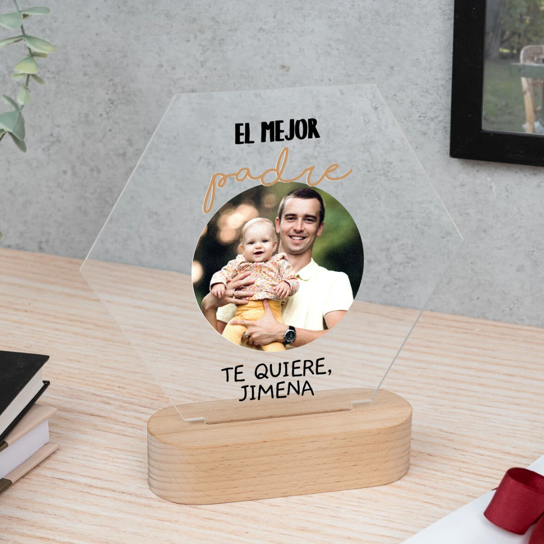 Trofeo de metacrilato personalizado con base de madera - Imagen 22
