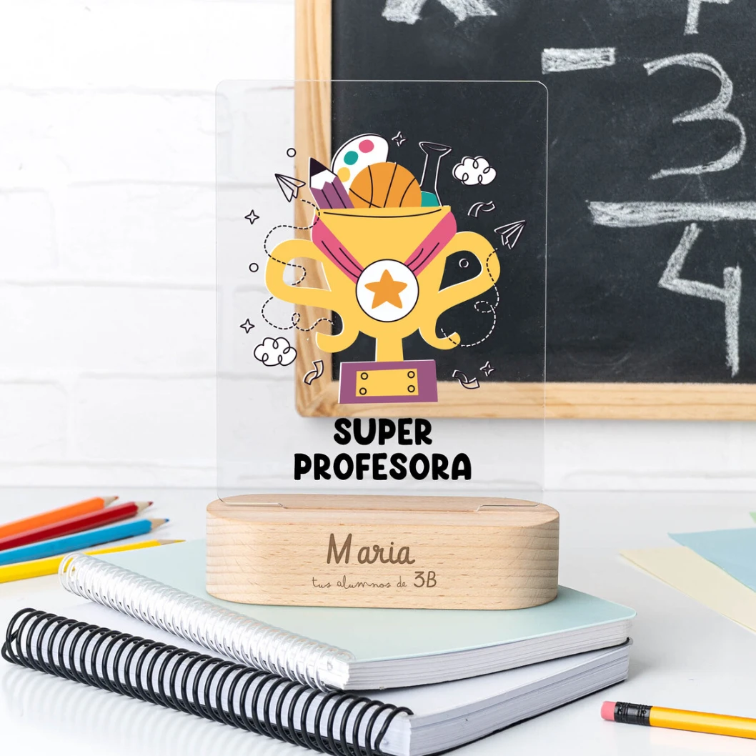 Trofeo de metacrilato personalizado con base de madera - Imagen 15