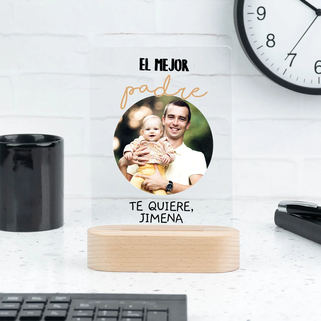 Trofeo de metacrilato personalizado con base de madera - Imagen 14