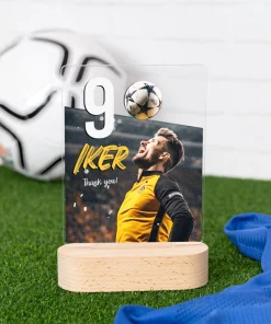 Trofeo de metacrilato personalizado con base de madera - Imagen 13
