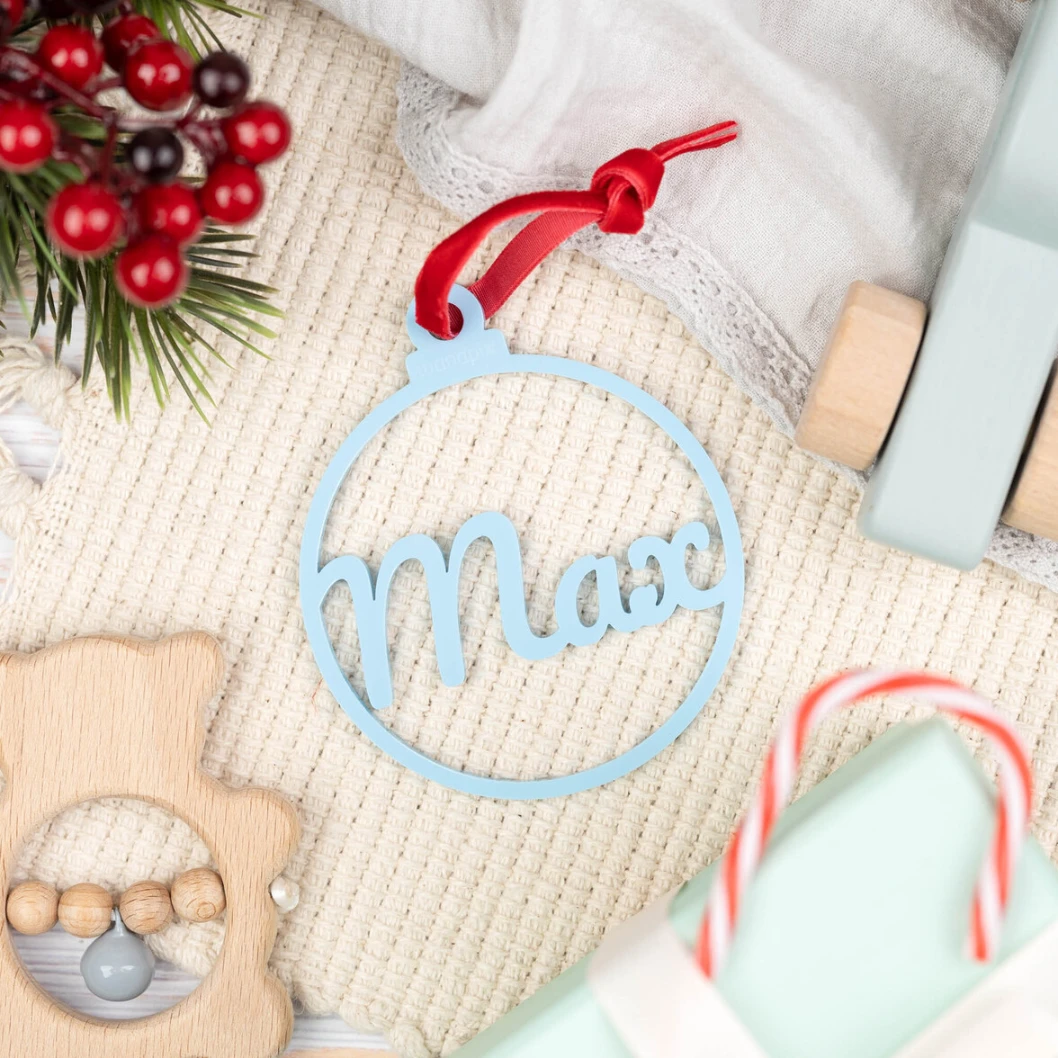 Bola de navidad de metacrilato con nombre personalizado - Imagen 2