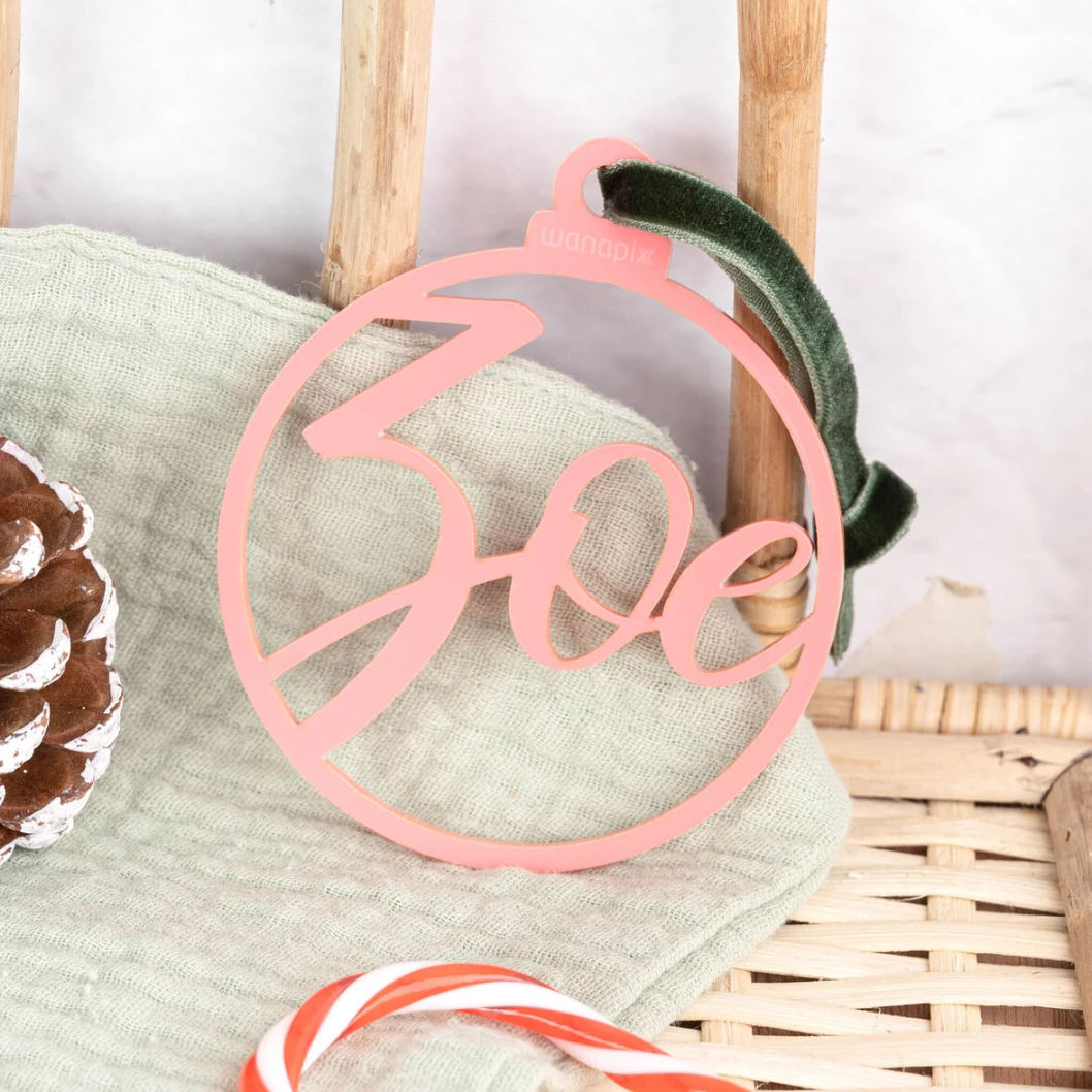 Bola de navidad de metacrilato con nombre personalizado - Imagen 6
