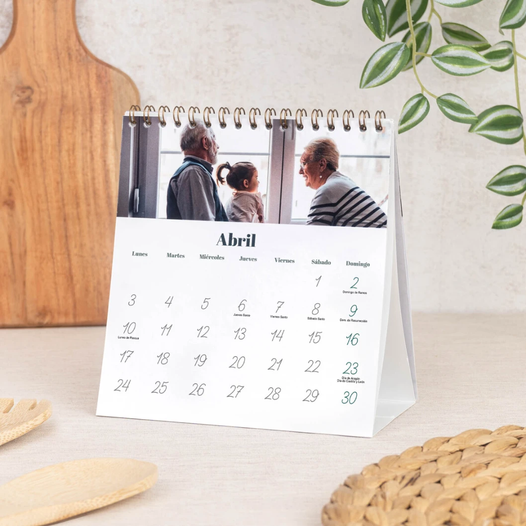 Calendarios de mesa personalizados - Imagen 12