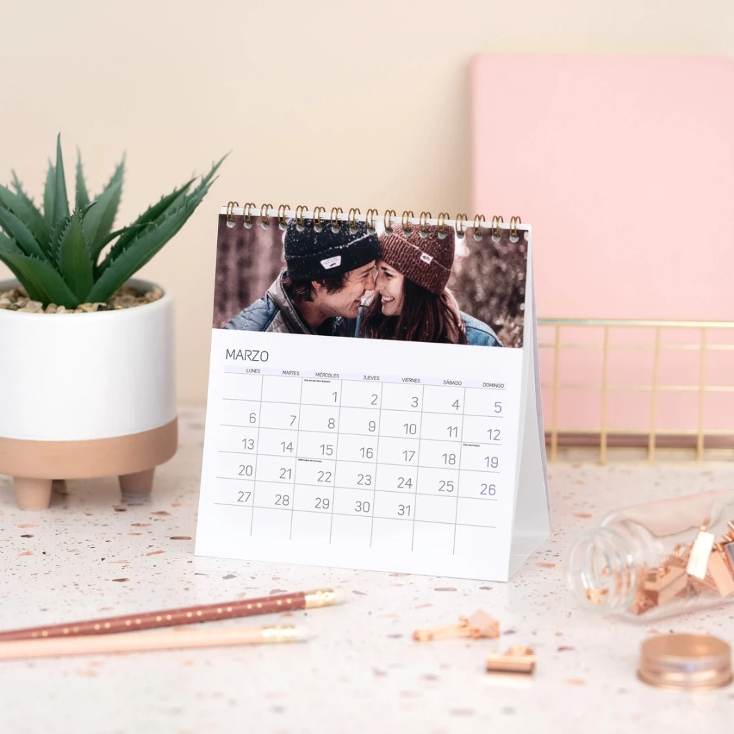 Calendarios de mesa personalizados - Imagen 11