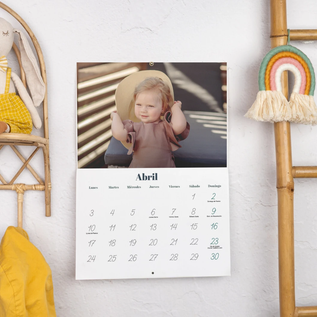 Calendario de pared personalizado grapado - Imagen 4
