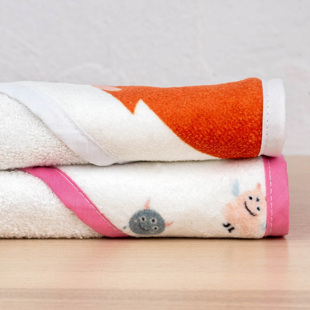 Capa de baño bebé personalizada - Imagen 4