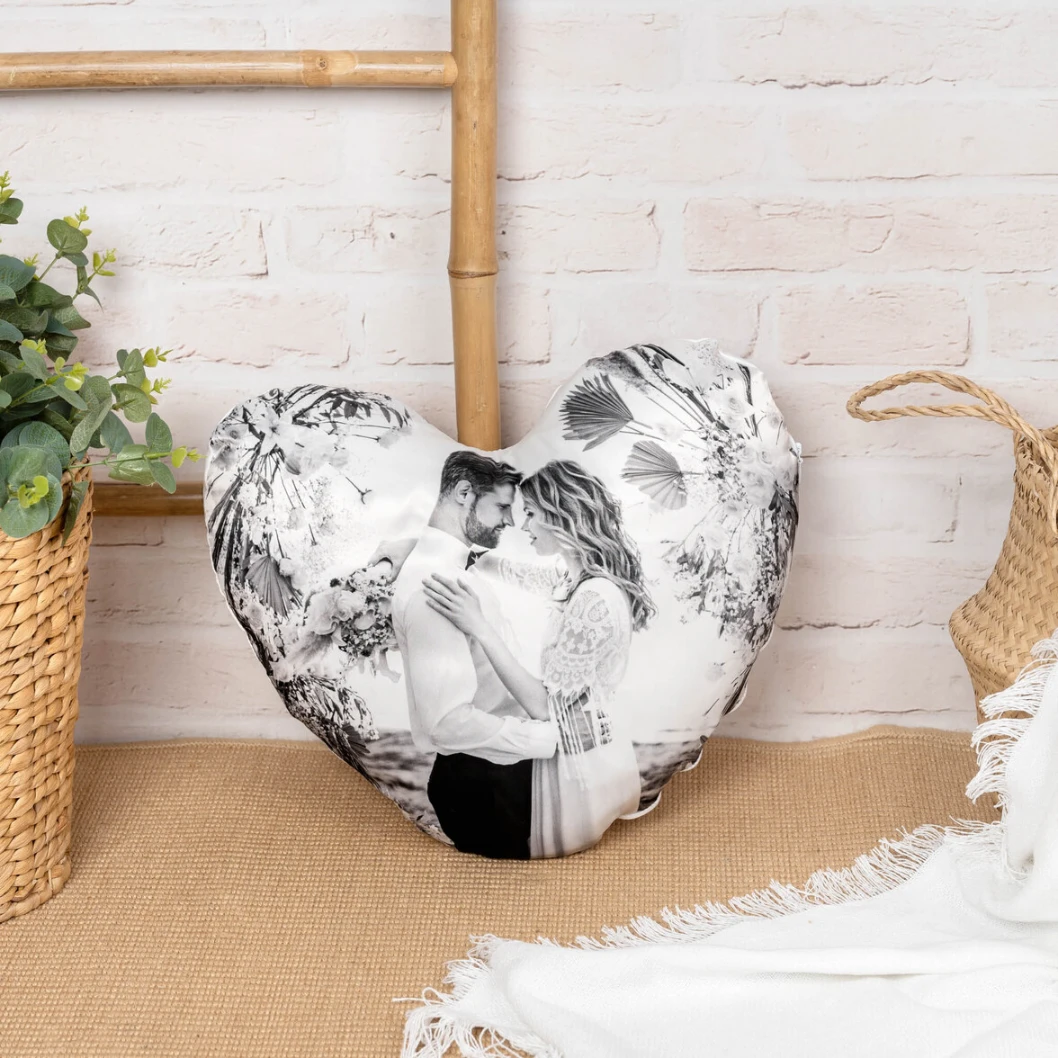 Cojín personalizado con forma de corazón - Imagen 12