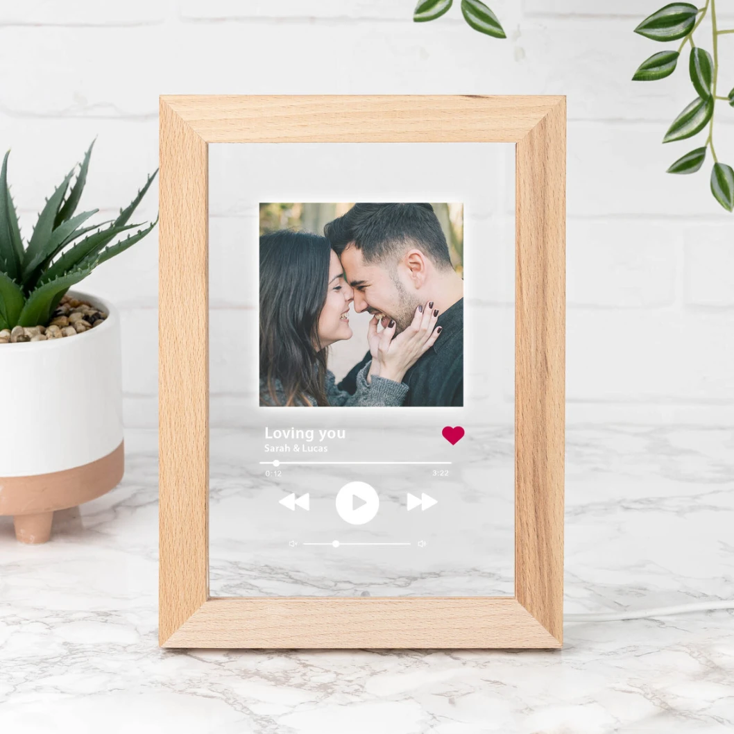 Marco de fotos personalizado luminoso de madera - Imagen 7