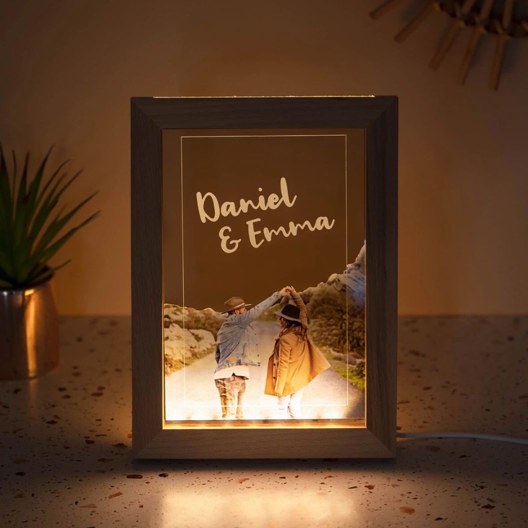 Marco de fotos personalizado luminoso de madera - Imagen 5