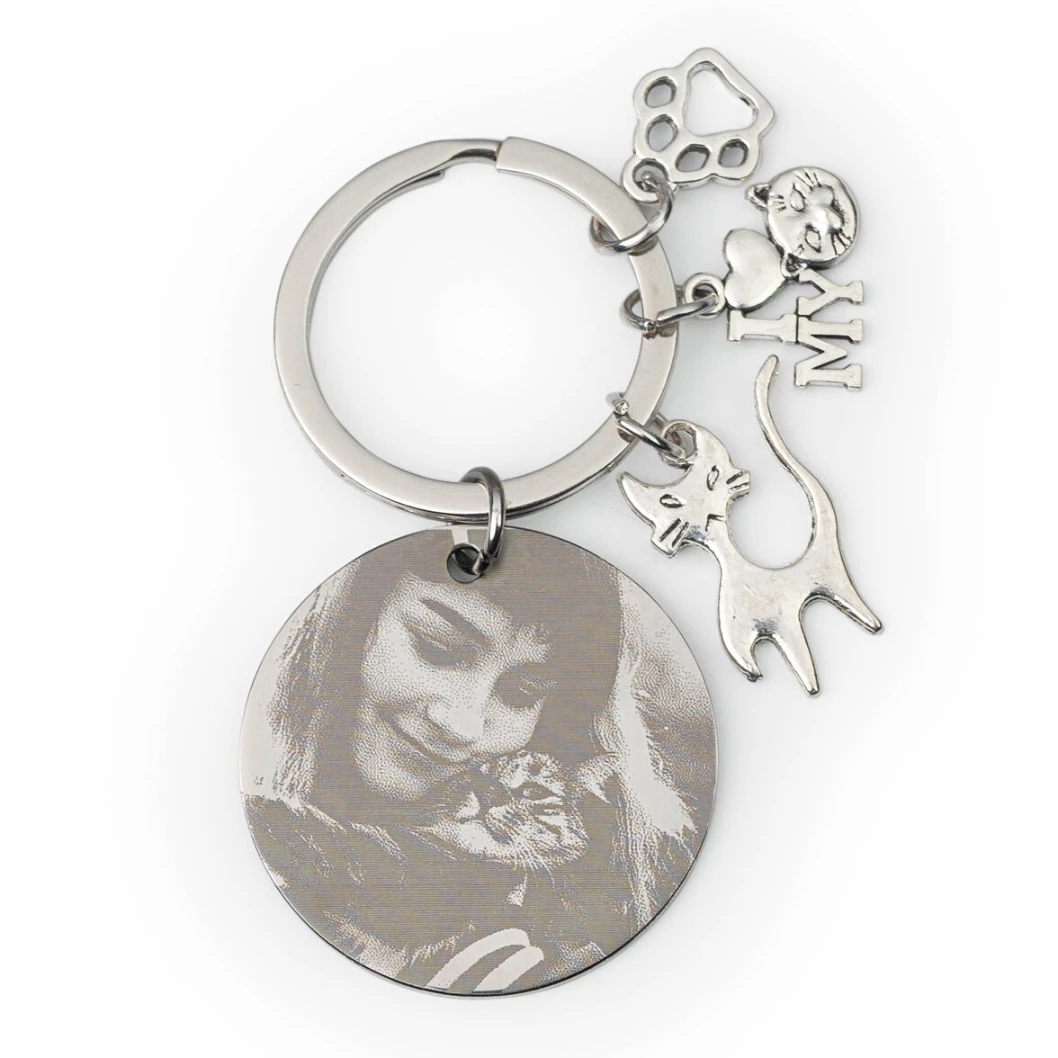 Llavero grabado con charms de gatos - Imagen 7