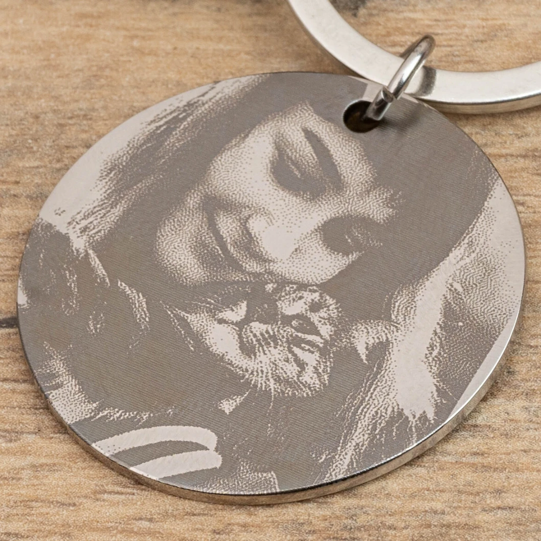 Llavero grabado con charms de gatos - Imagen 6