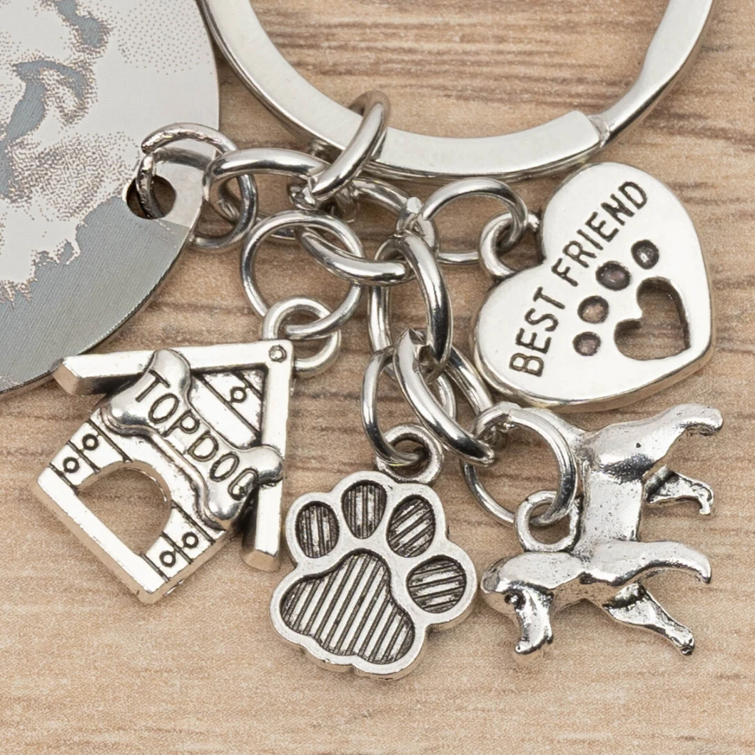 Llavero grabado con charms de perros - Imagen 5