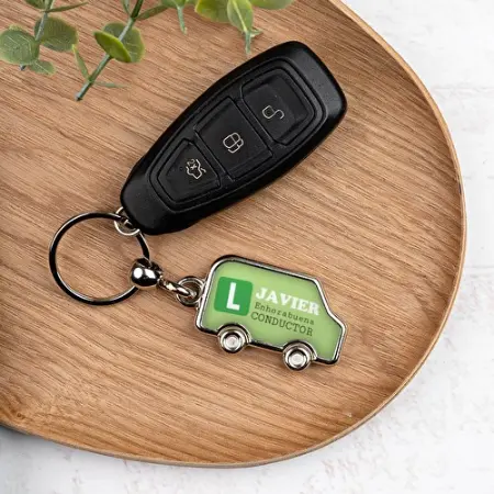 Llavero metálico personalizado con forma de coche - Imagen 6