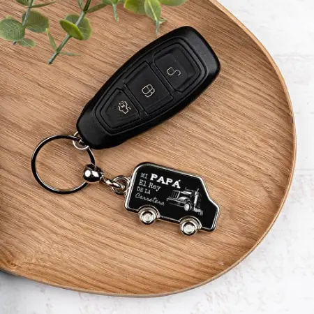 Llavero metálico personalizado con forma de coche - Imagen 8