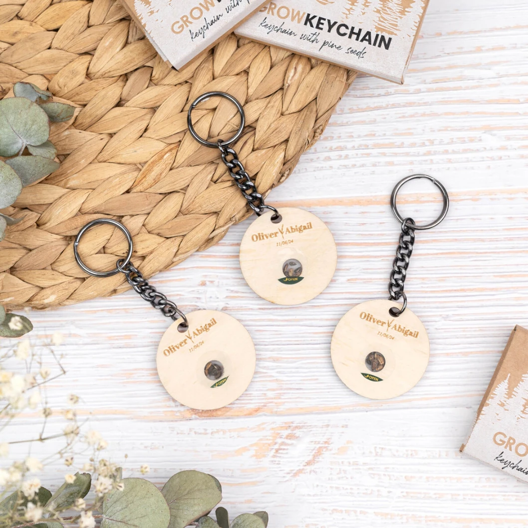 Llavero personalizado de madera con semillas - Imagen 5