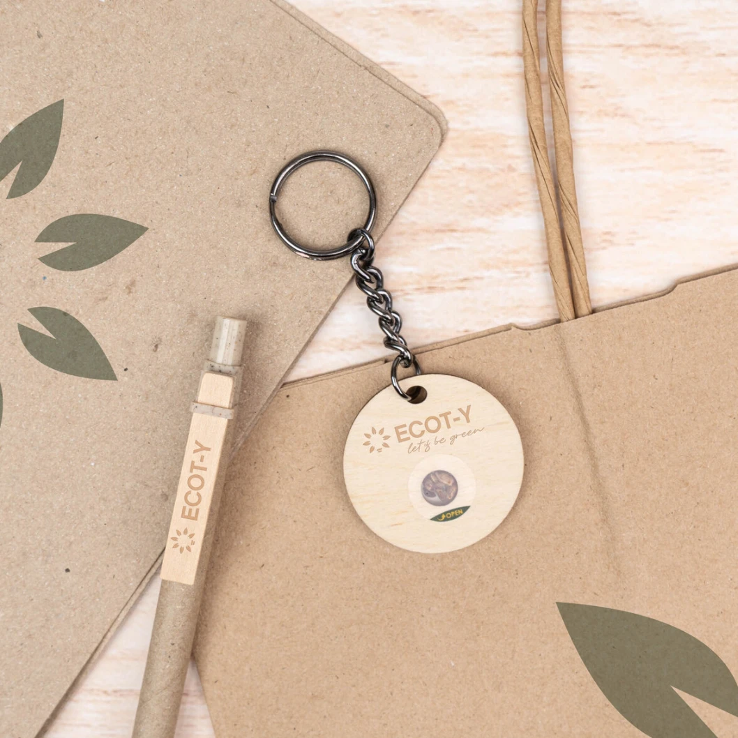 Llavero personalizado de madera con semillas - Imagen 4