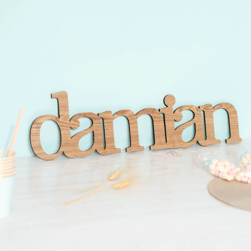 Nombres personalizados en madera - Imagen 17