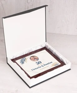 Alternative view of Placa conmemorativa personalizada de caoba