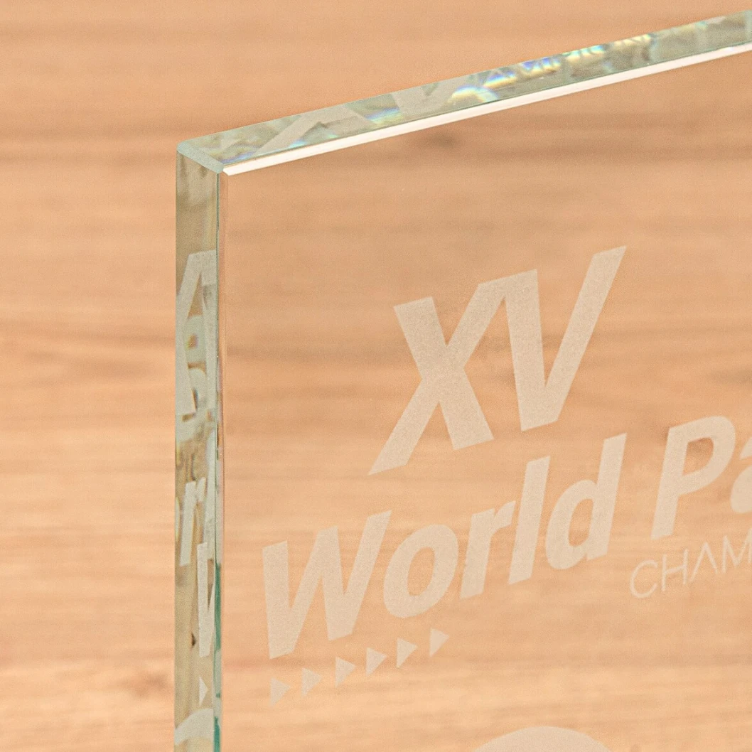 Trofeos de cristal personalizados - Imagen 12