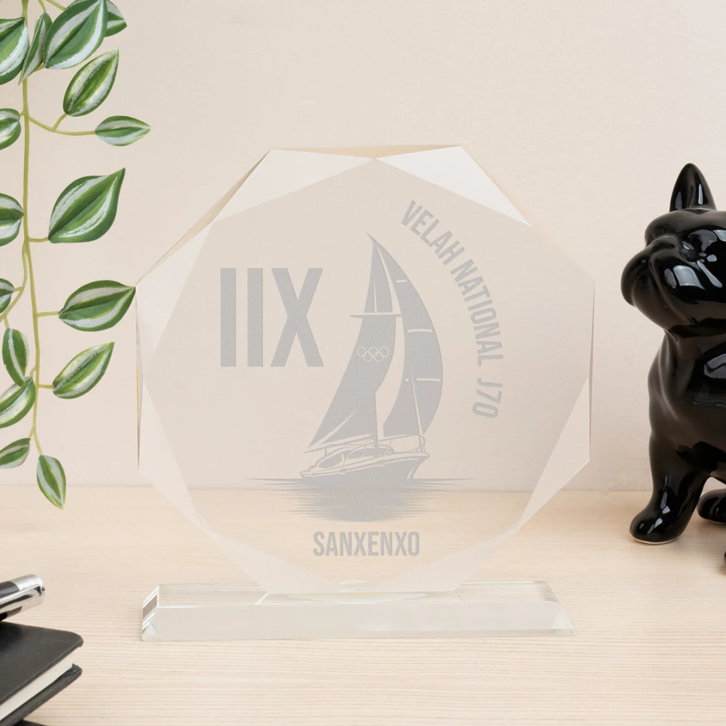 Trofeos de cristal personalizados - Imagen 33