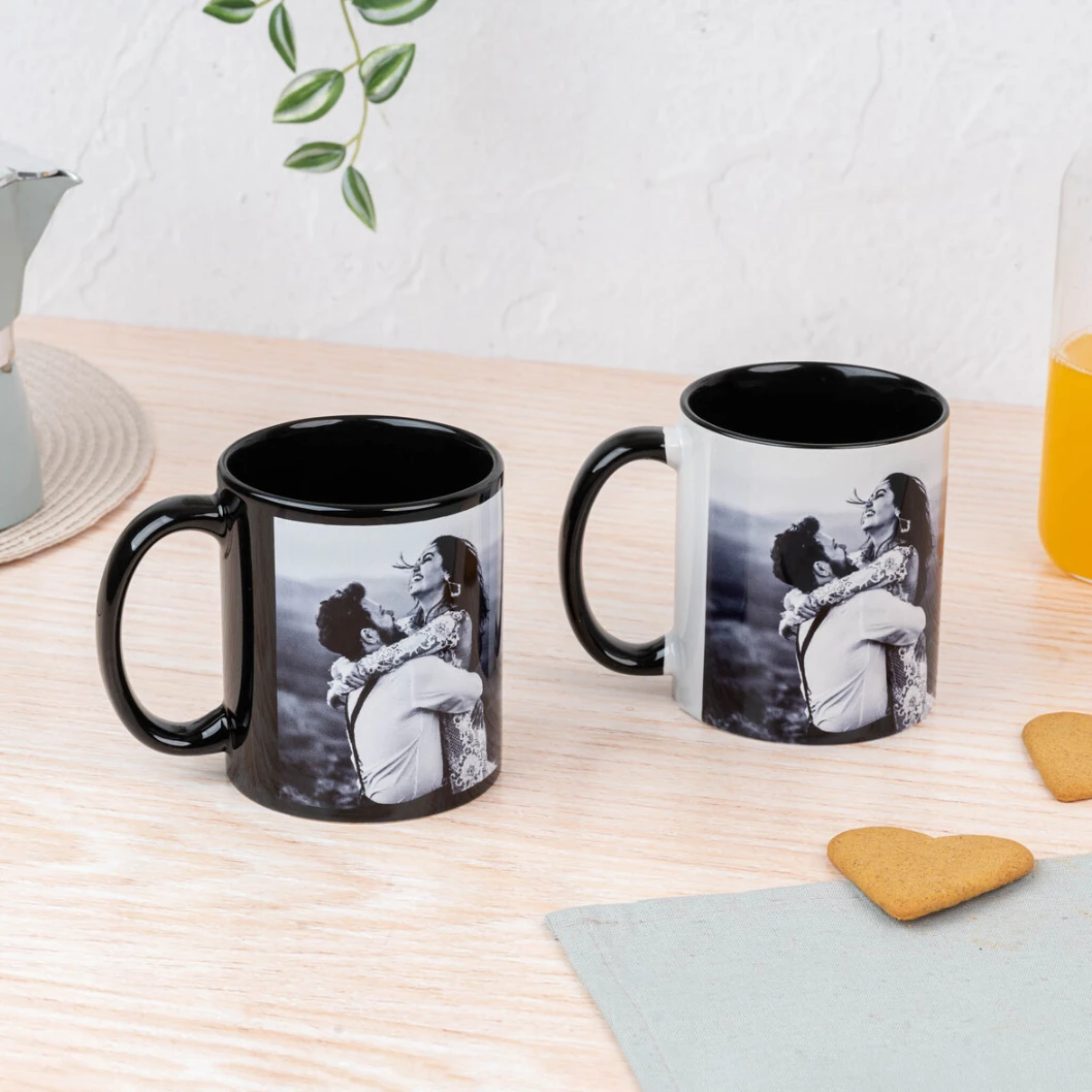 Taza negra personalizada - Imagen 3