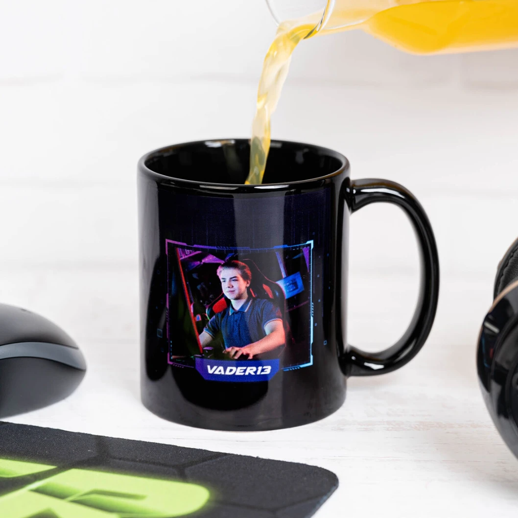Taza negra personalizada - Imagen 7